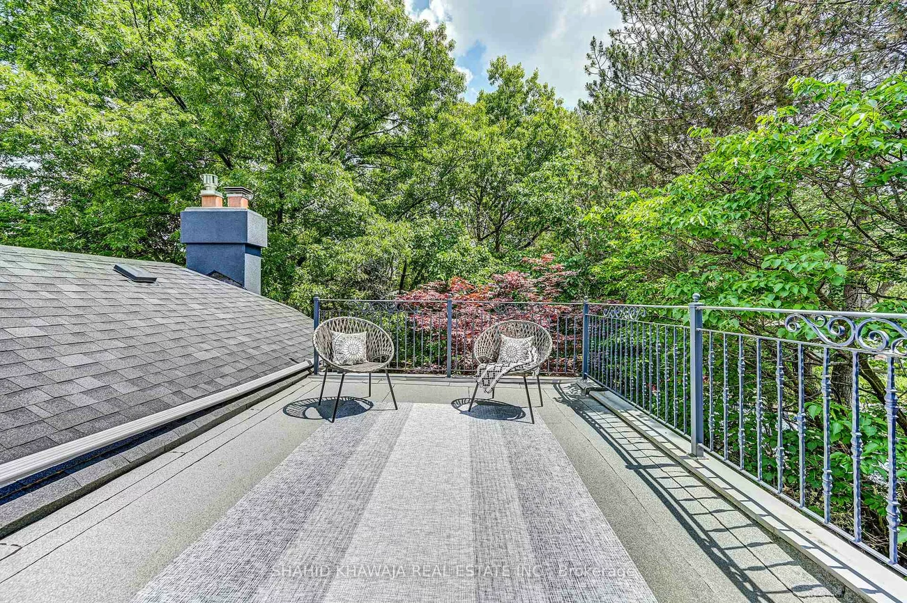 1590, Yew, Sheridan, Mississauga