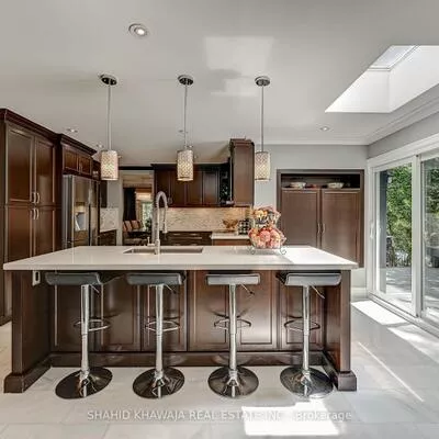 1590, Yew, Sheridan, Mississauga