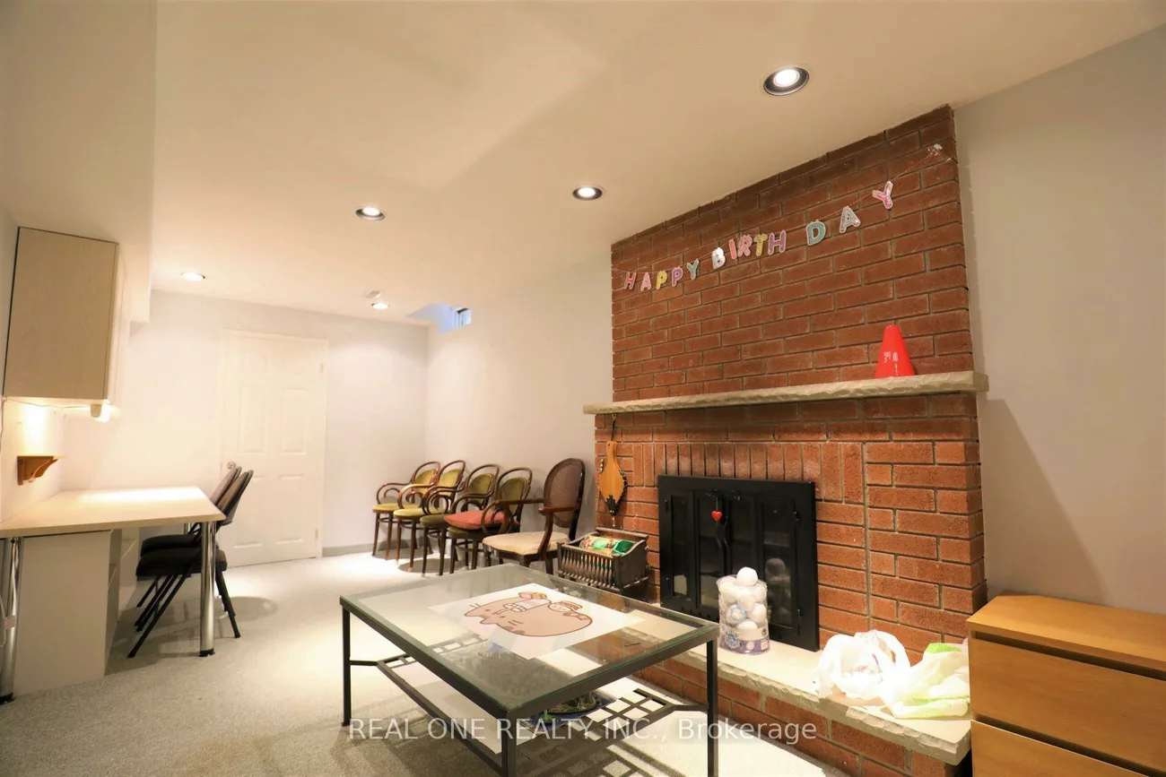 5650, Haddon Hall, Central Erin Mills, Mississauga