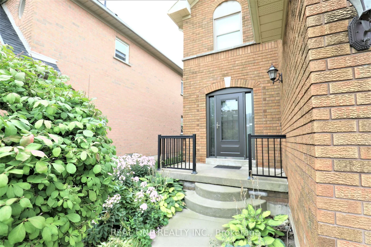5650, Haddon Hall, Central Erin Mills, Mississauga