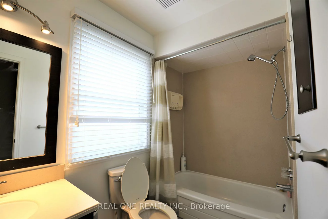 5650, Haddon Hall, Central Erin Mills, Mississauga