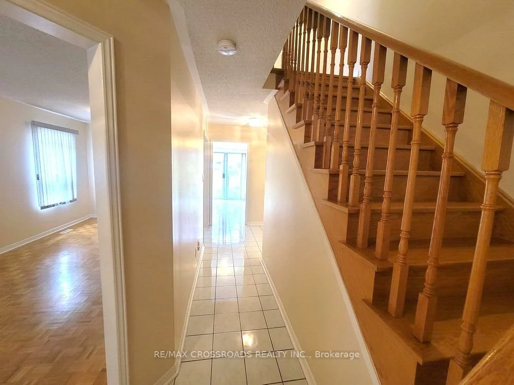5483, Cosmic, Hurontario, Mississauga