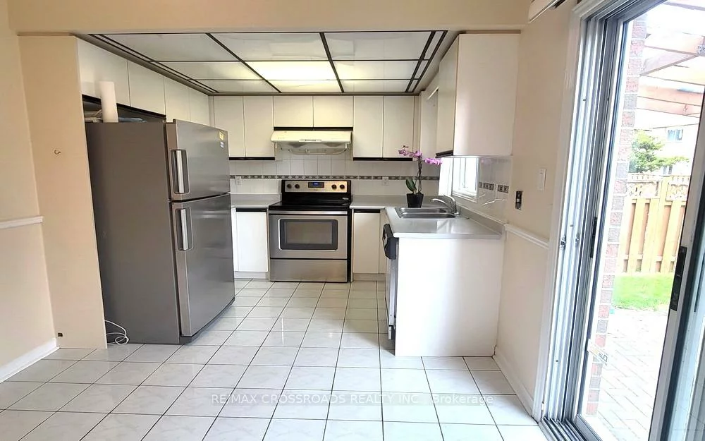 5483, Cosmic, Hurontario, Mississauga