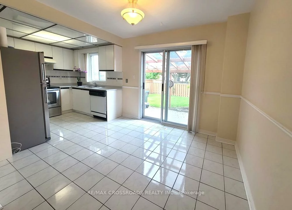 5483, Cosmic, Hurontario, Mississauga