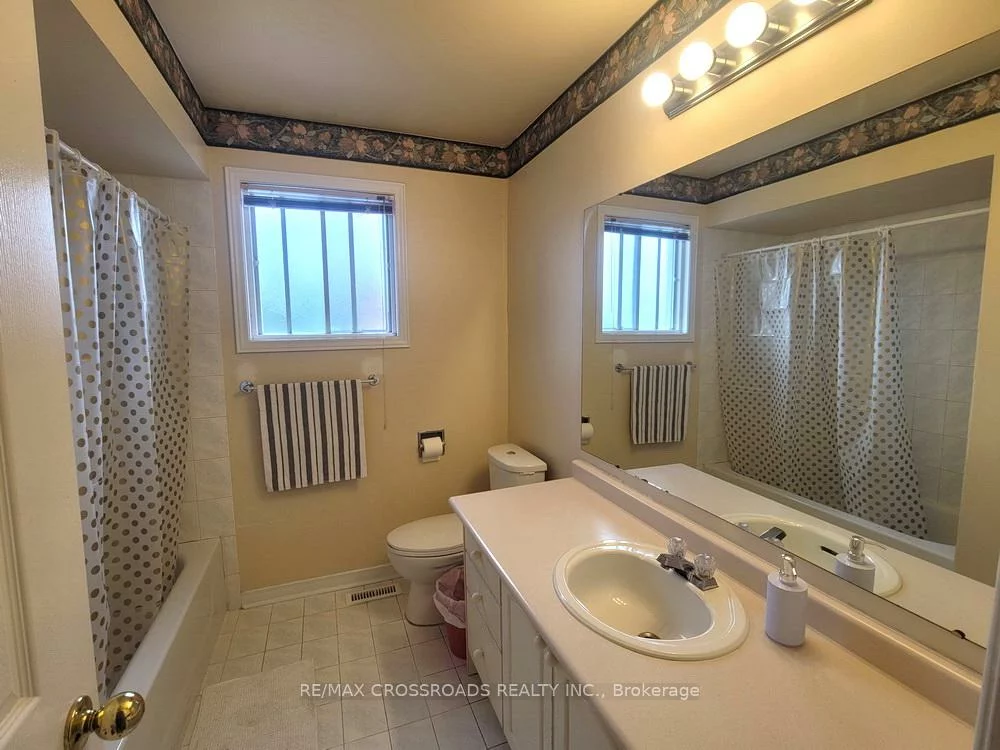 5483, Cosmic, Hurontario, Mississauga