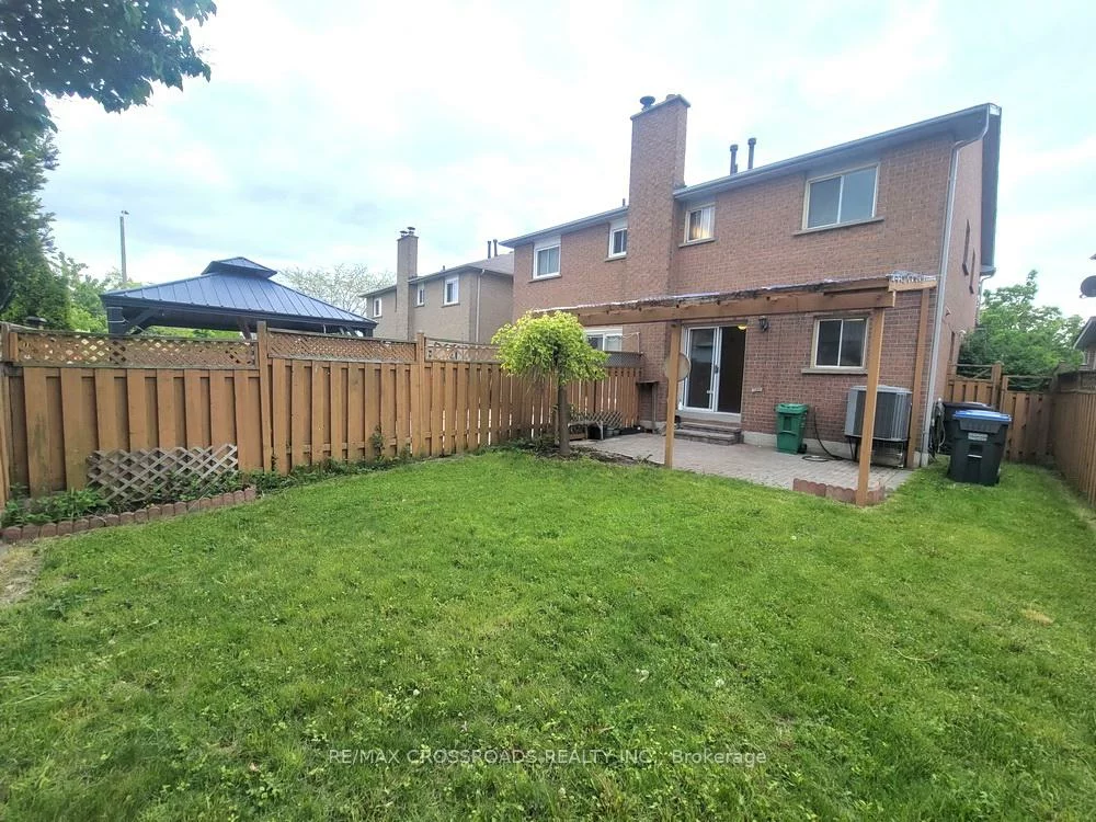 5483, Cosmic, Hurontario, Mississauga