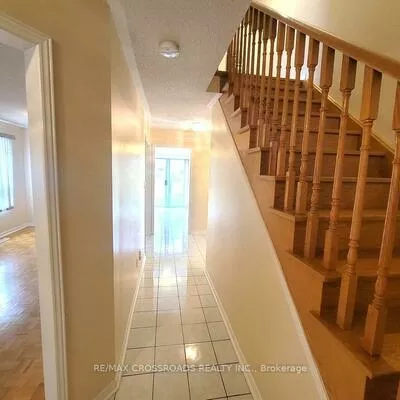 5483, Cosmic, Hurontario, Mississauga