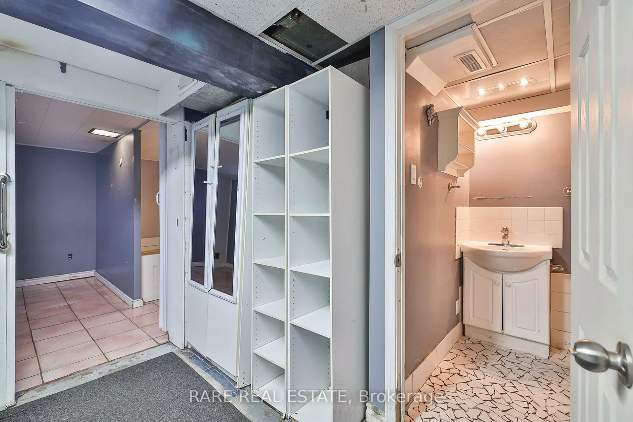 178, Angelene, Mineola, Mississauga