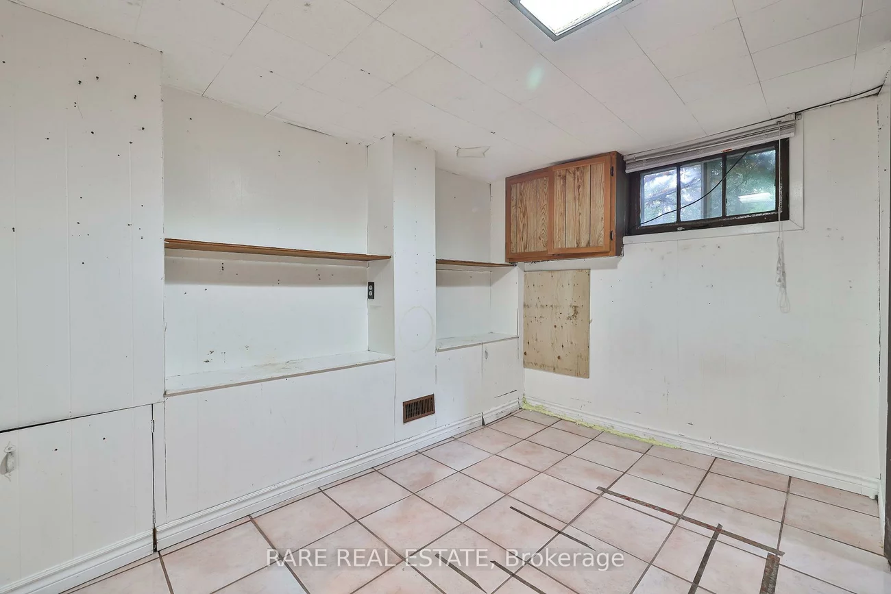 178, Angelene, Mineola, Mississauga
