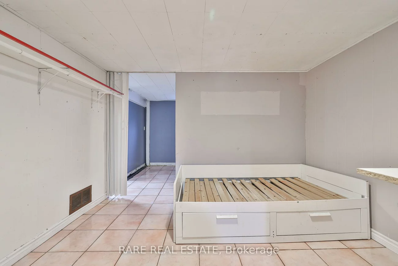 178, Angelene, Mineola, Mississauga