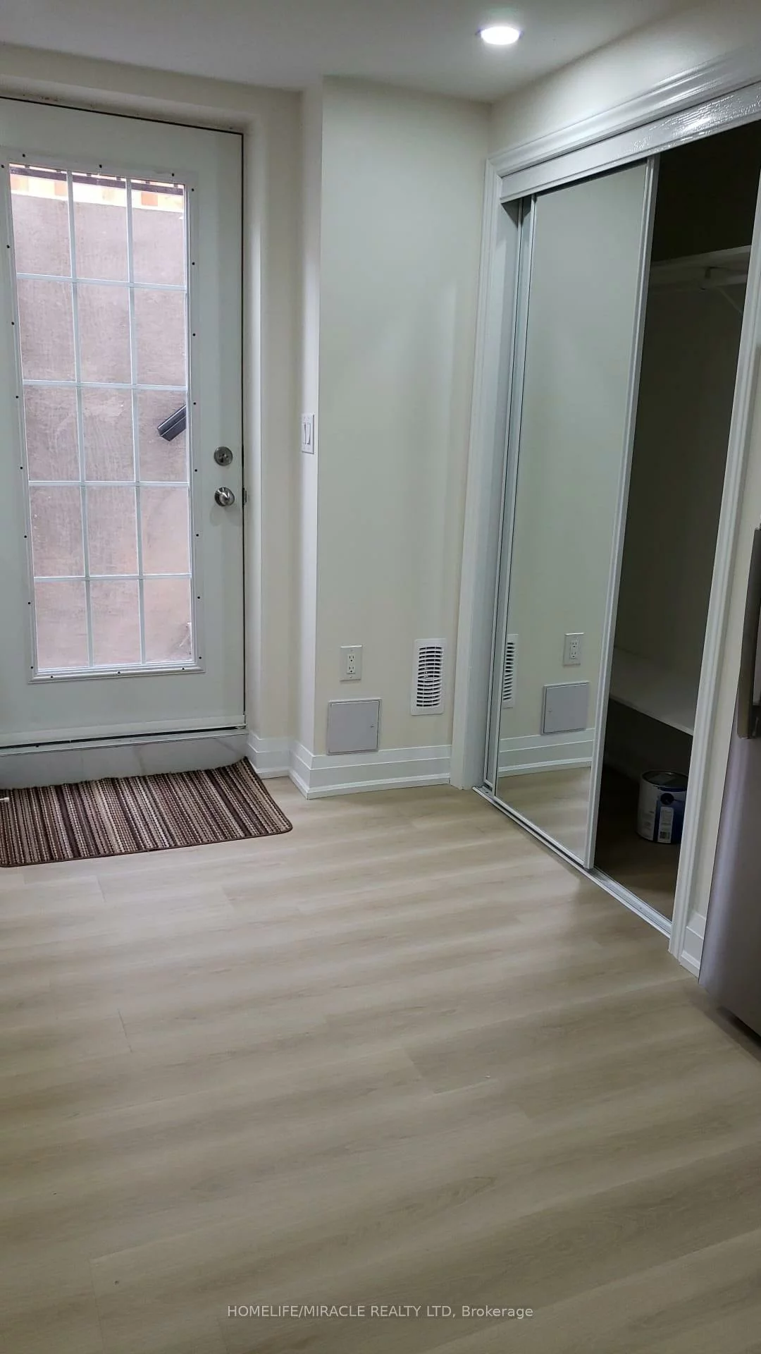 4602, Bismark, Hurontario, Mississauga
