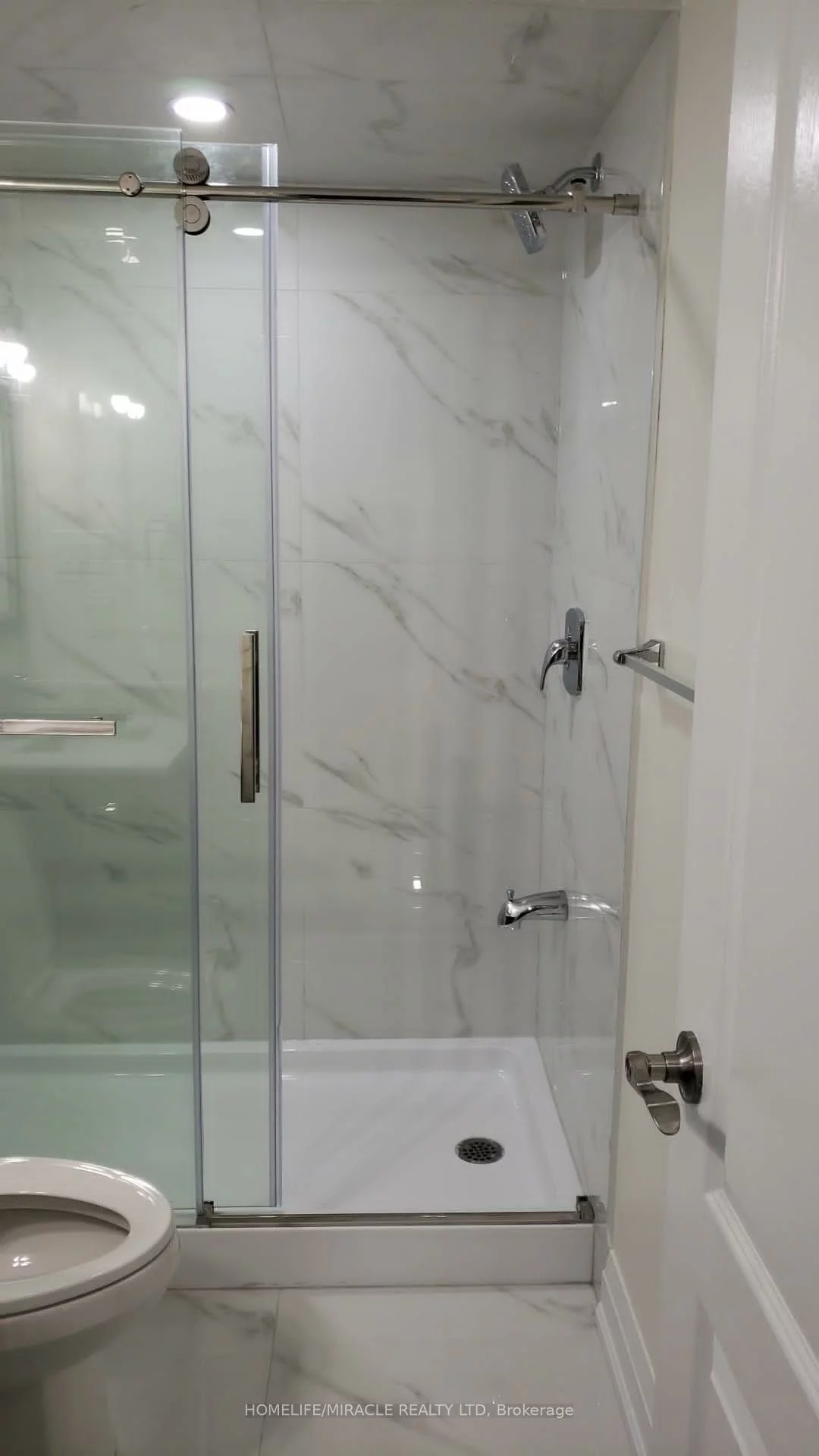 4602, Bismark, Hurontario, Mississauga