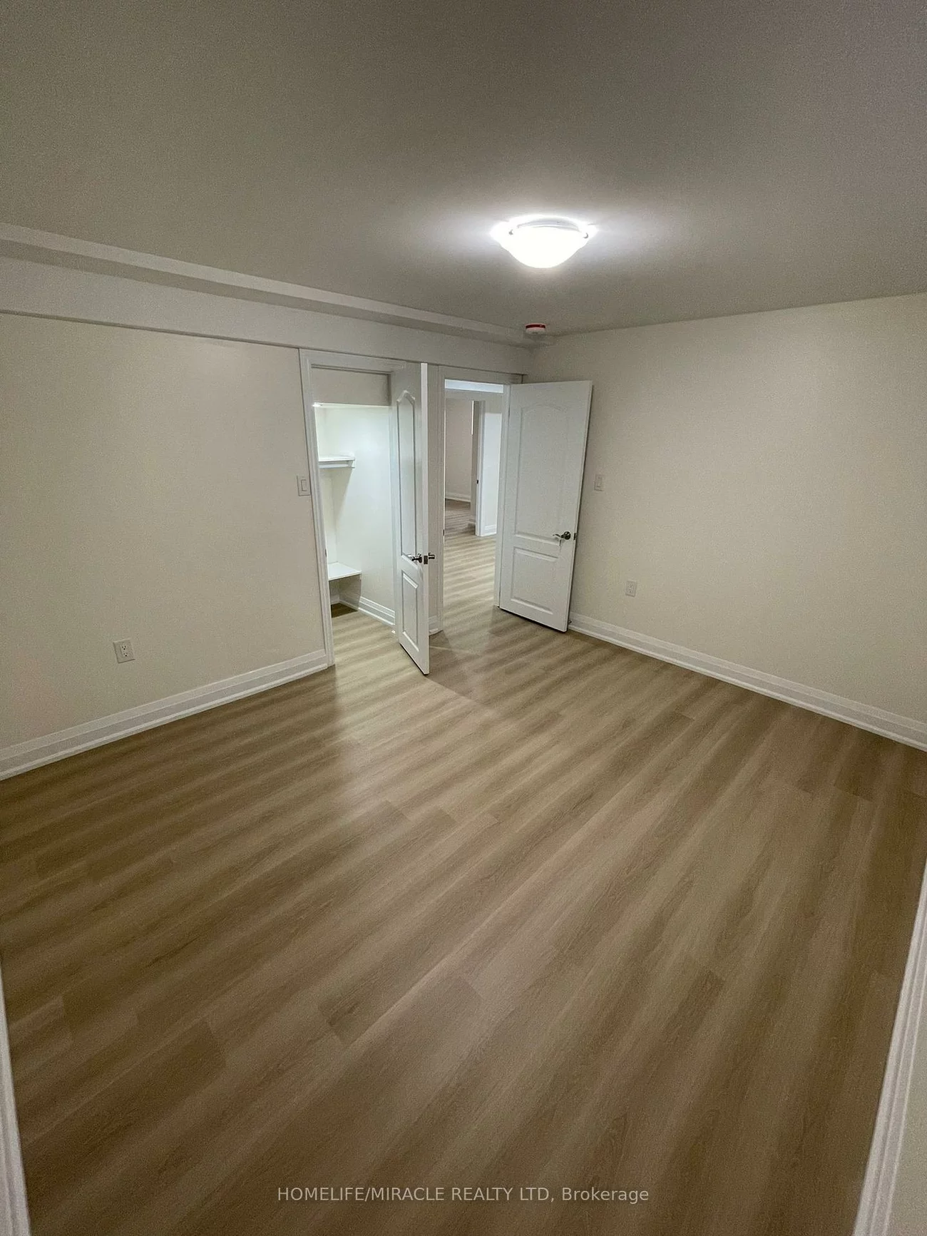 4602, Bismark, Hurontario, Mississauga