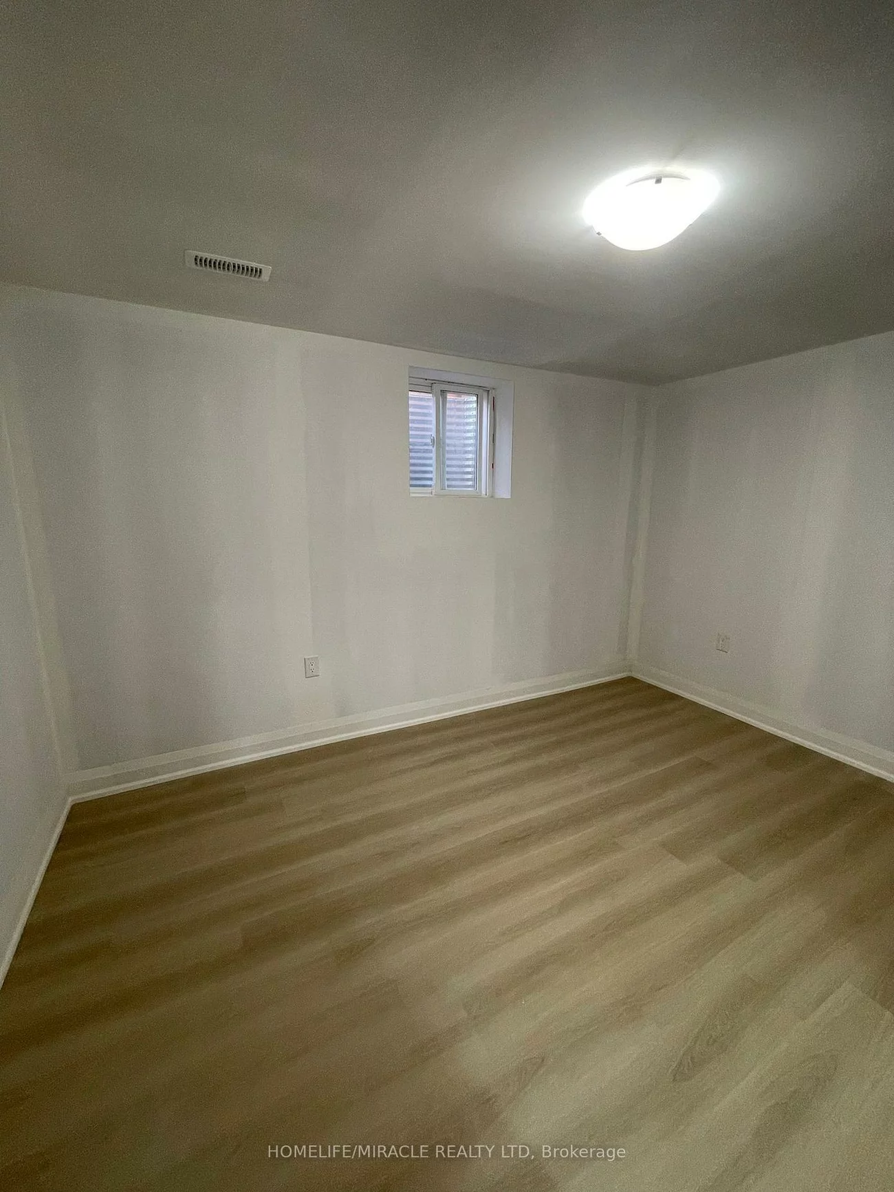 4602, Bismark, Hurontario, Mississauga