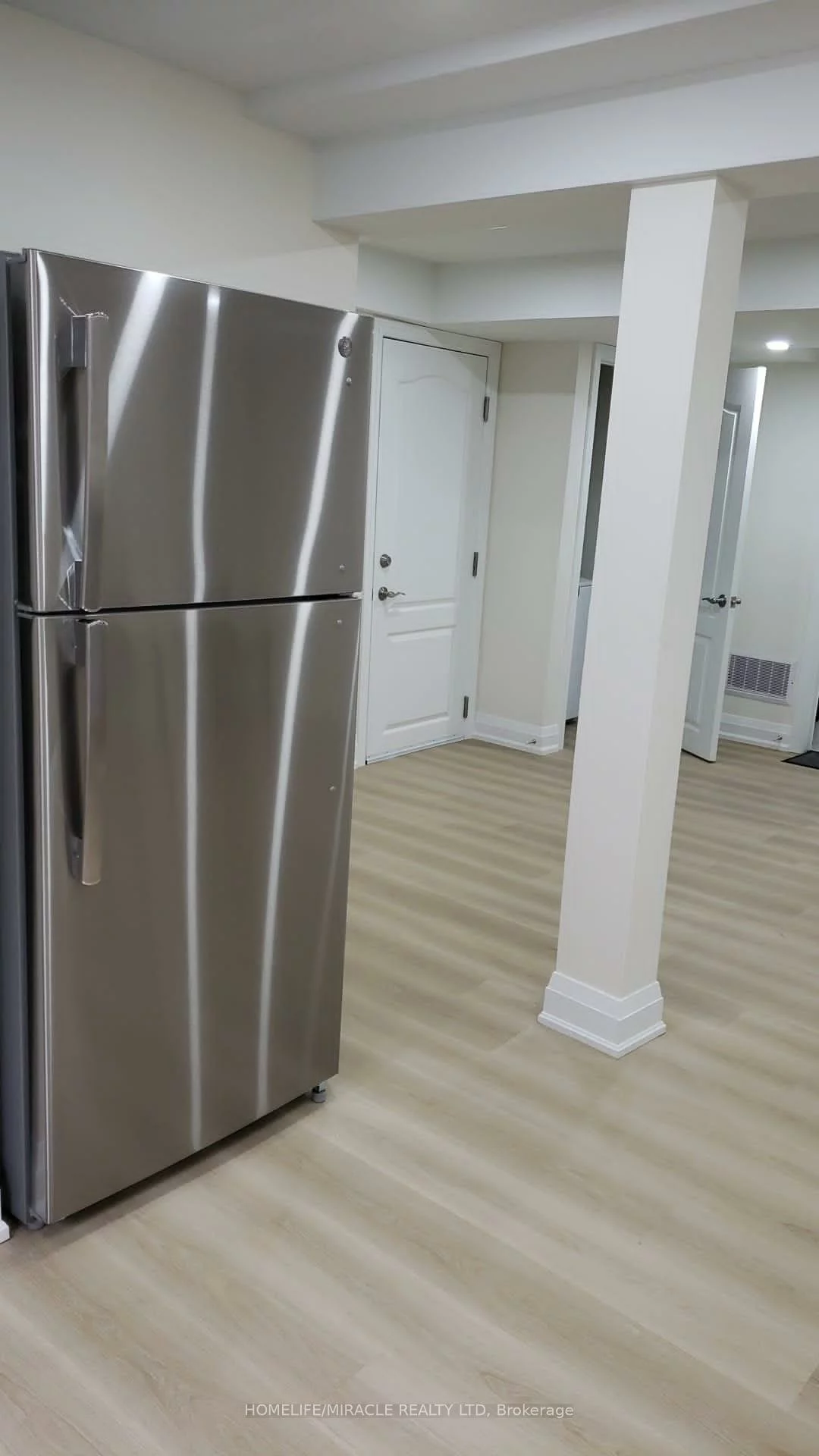 4602, Bismark, Hurontario, Mississauga