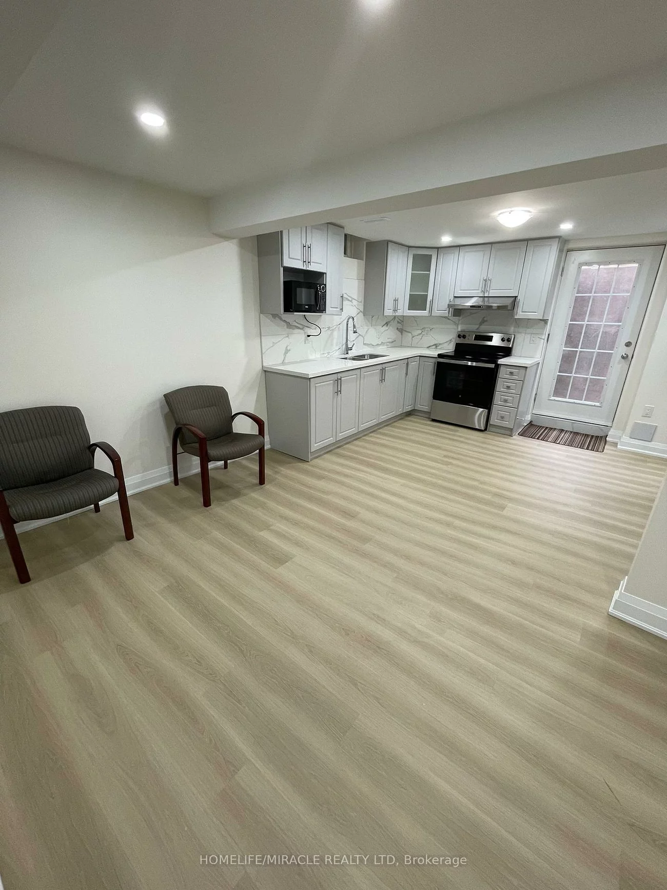 4602, Bismark, Hurontario, Mississauga