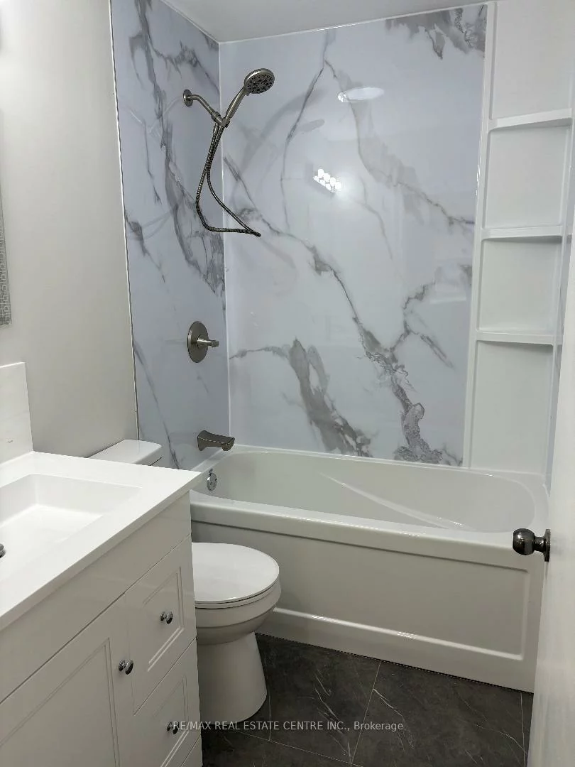 2429, Hensall, Cooksville, Mississauga