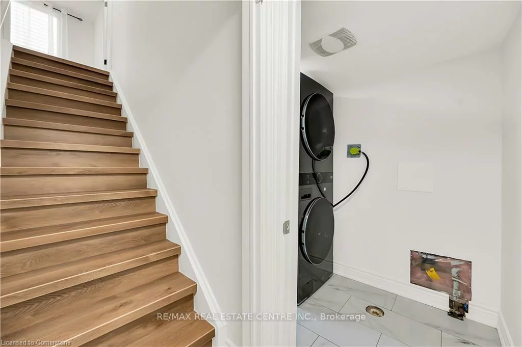 3608, Cherrington, Erin Mills, Mississauga