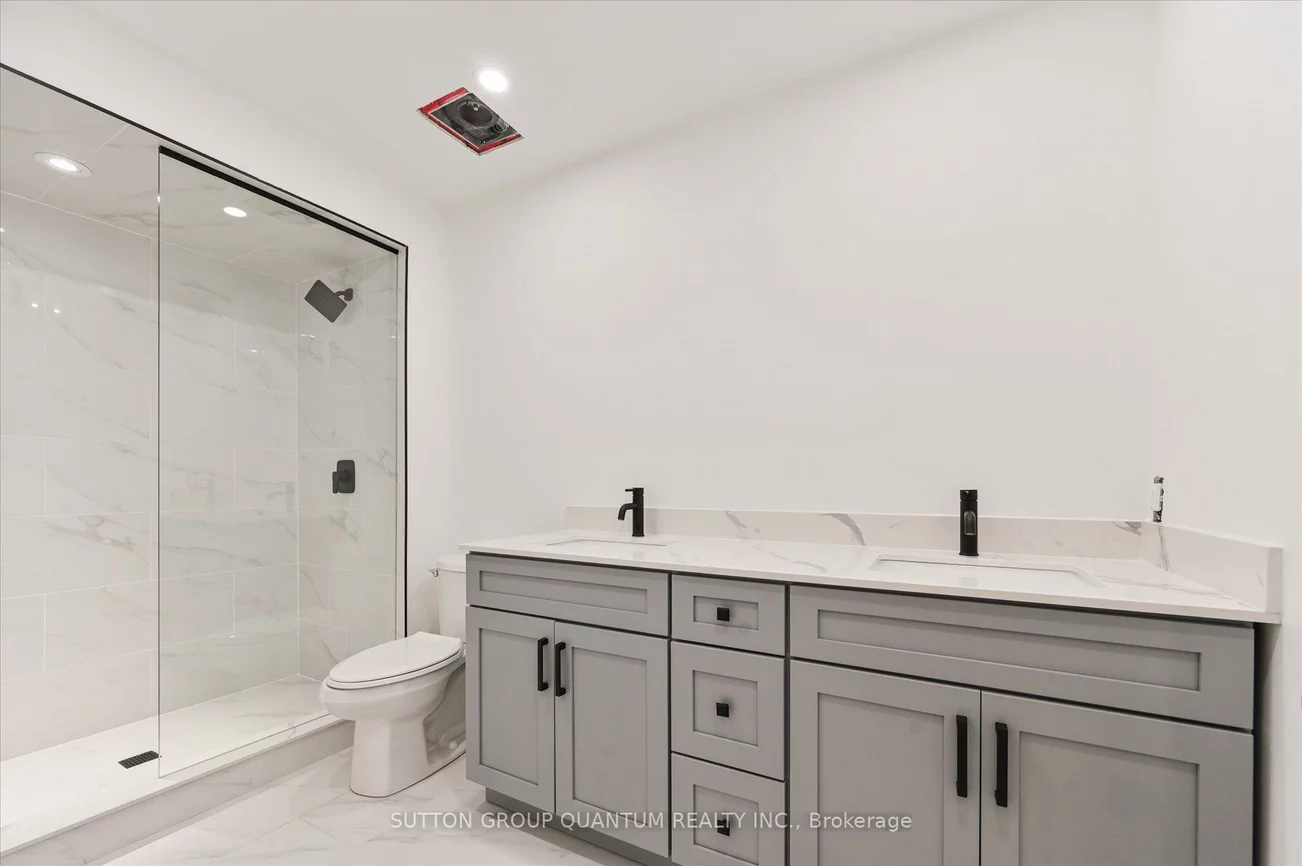 2619, Chisholm, Erindale, Mississauga