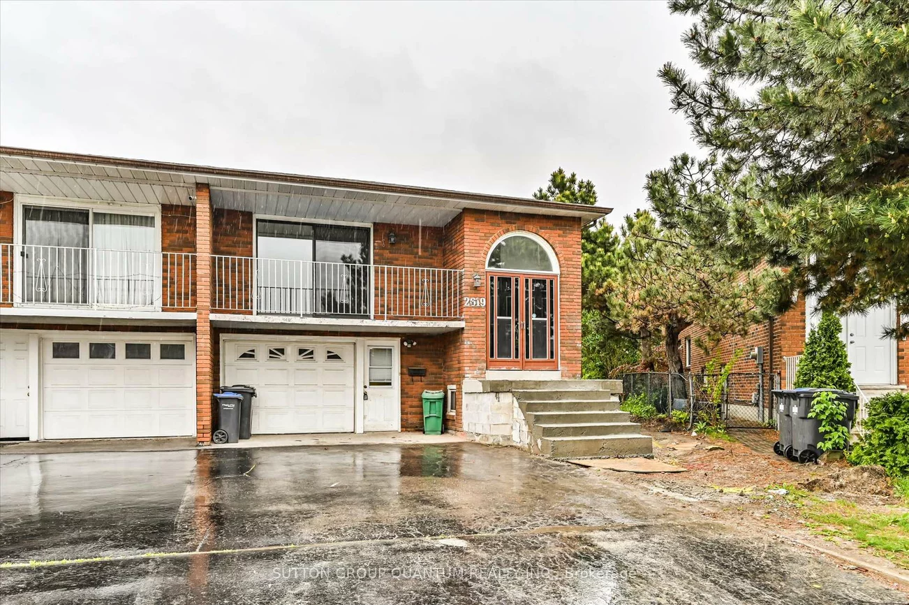 2619, Chisholm, Erindale, Mississauga