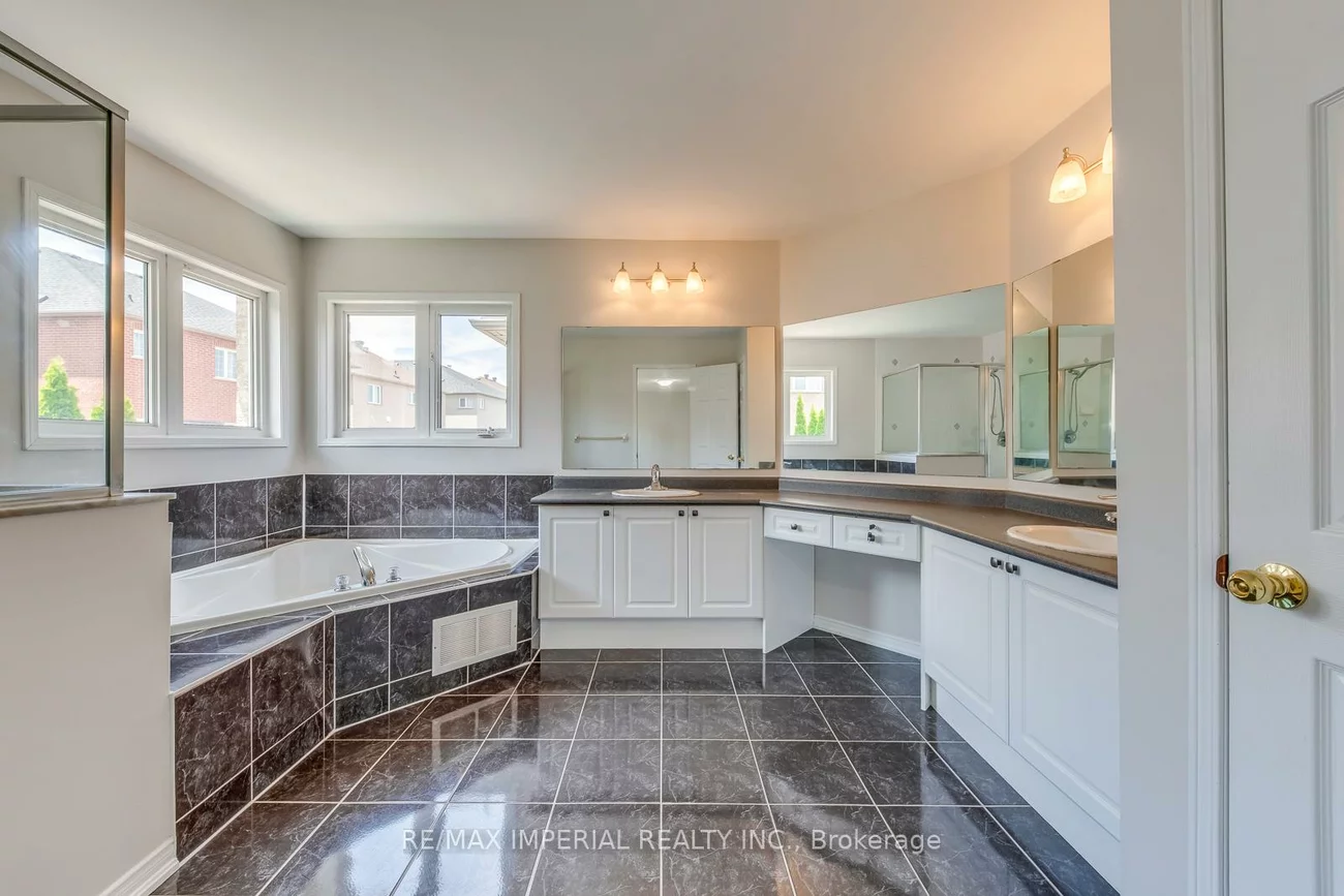 4916, Huron Heights, Hurontario, Mississauga