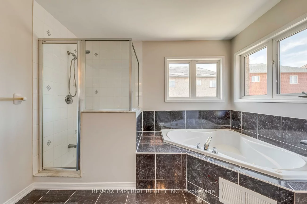 4916, Huron Heights, Hurontario, Mississauga