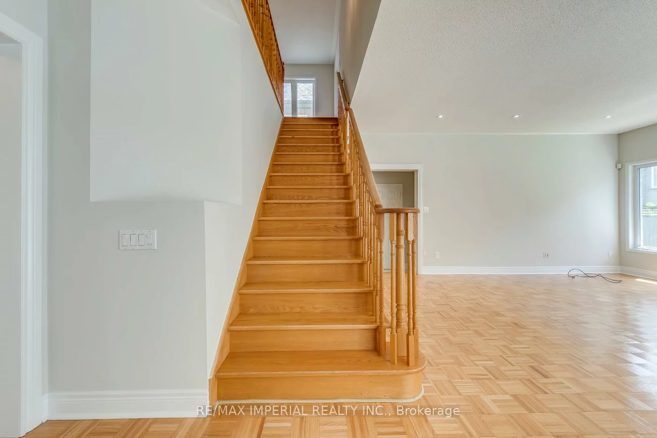 4916, Huron Heights, Hurontario, Mississauga