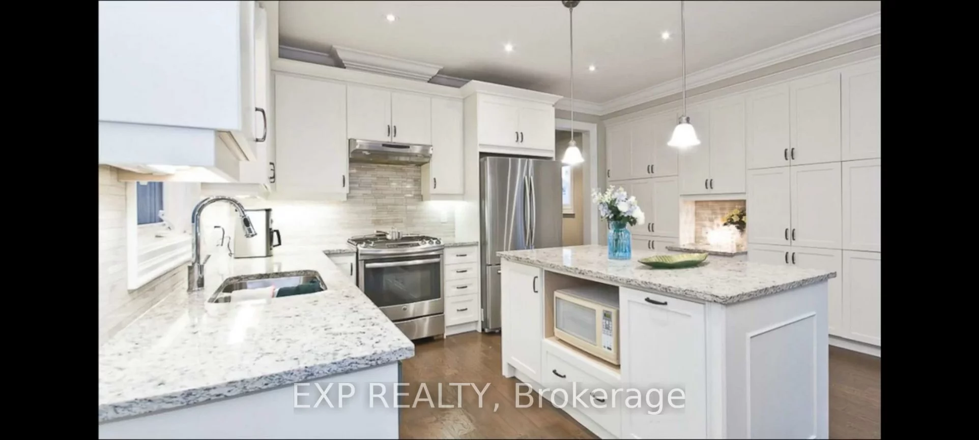 1033, Shaw, Lakeview, Mississauga