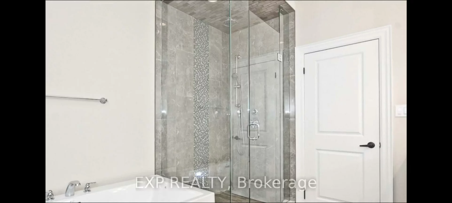 1033, Shaw, Lakeview, Mississauga