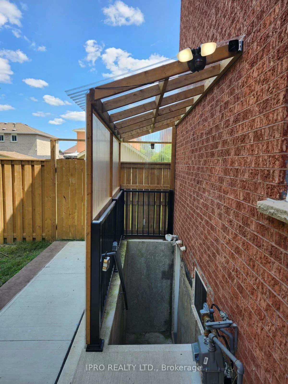 7378, Cloverleaf, Meadowvale, Mississauga