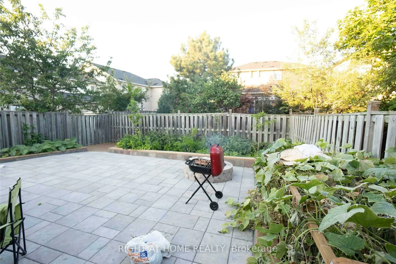 6461, Cruz, East Credit, Mississauga