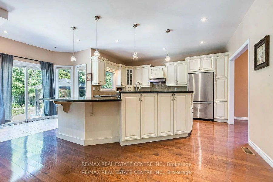 4468, Beacon, Creditview, Mississauga