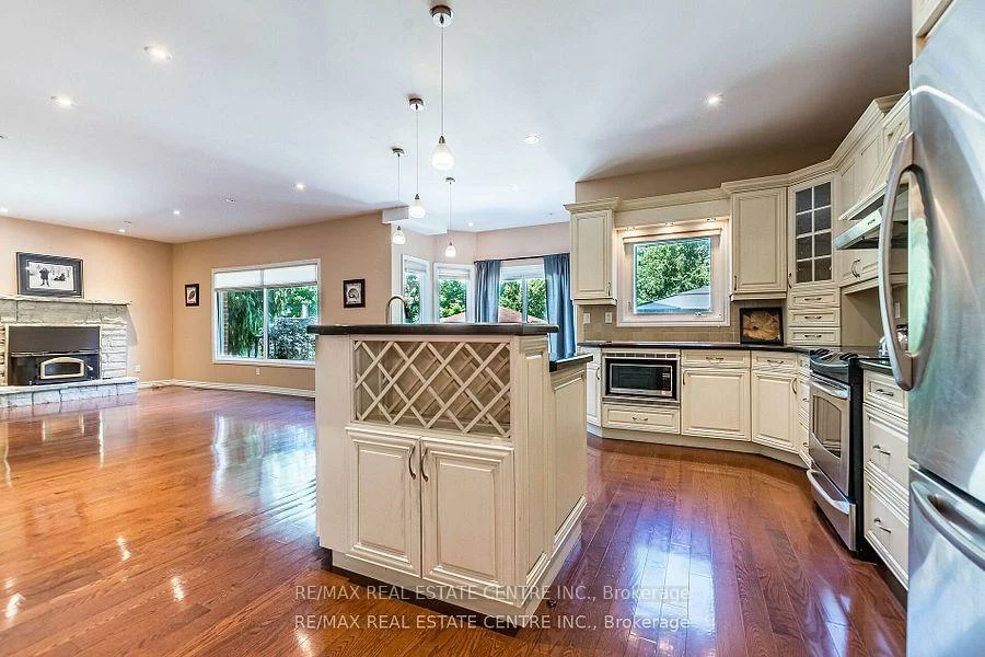 4468, Beacon, Creditview, Mississauga