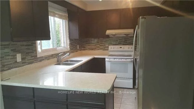 572, Nisbet, Hurontario, Mississauga