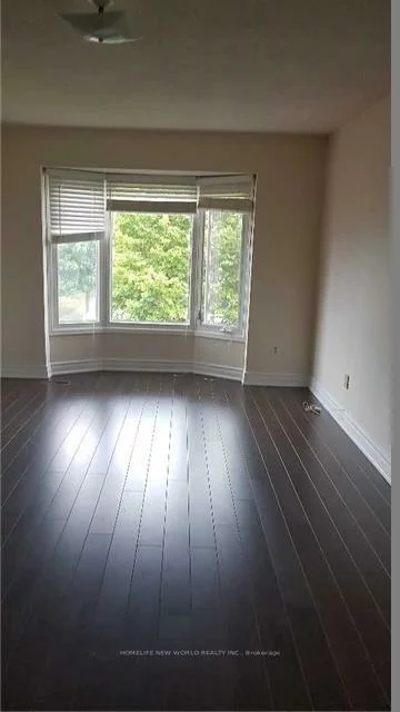 572, Nisbet, Hurontario, Mississauga