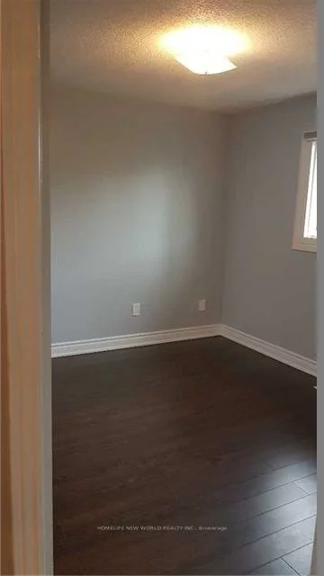 572, Nisbet, Hurontario, Mississauga