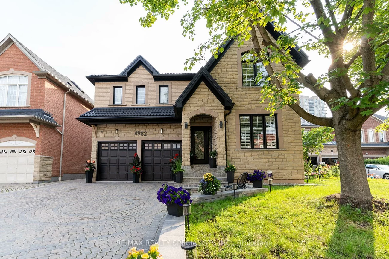 4982, Maxine, Hurontario, Mississauga