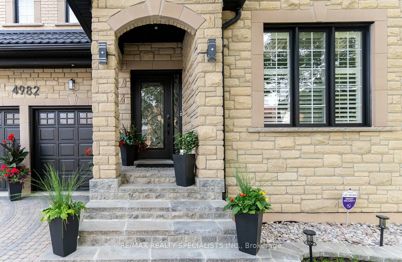 4982, Maxine, Hurontario, Mississauga
