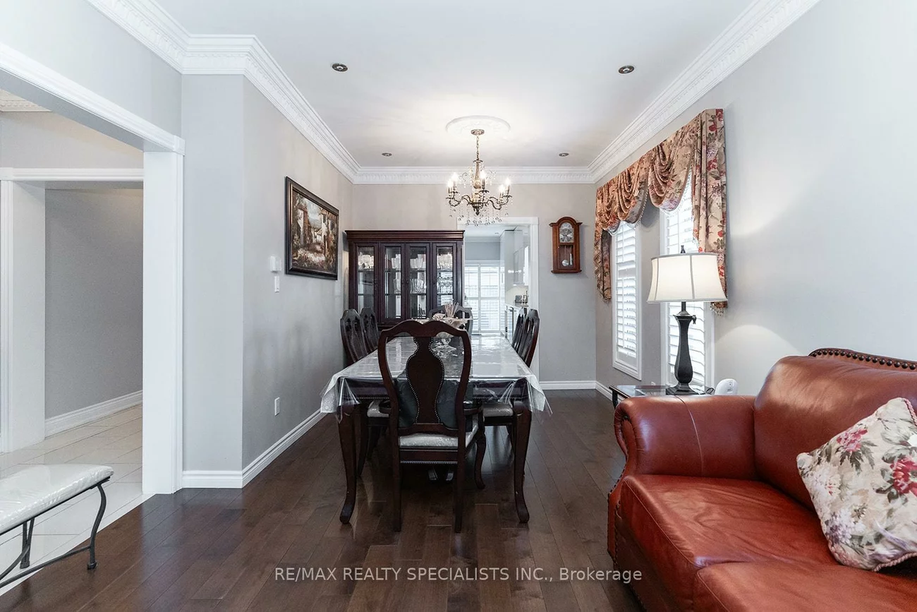 4982, Maxine, Hurontario, Mississauga