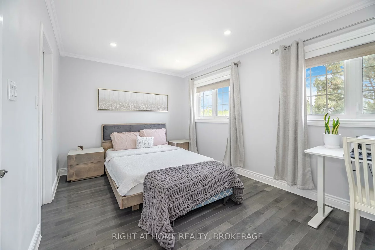5394, Byford, Hurontario, Mississauga