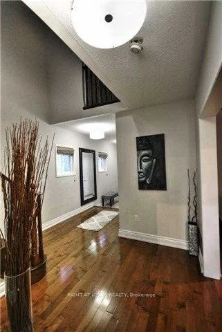 866, Clemens, East Credit, Mississauga