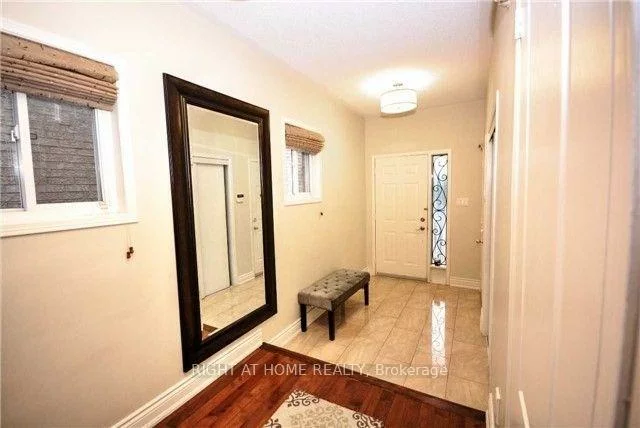 866, Clemens, East Credit, Mississauga