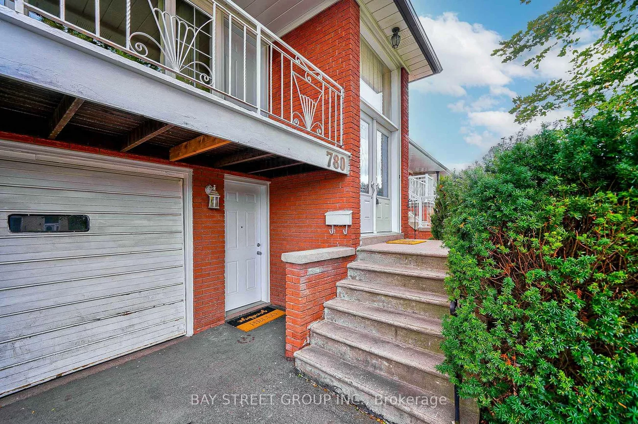 780, Greenore, Applewood, Mississauga