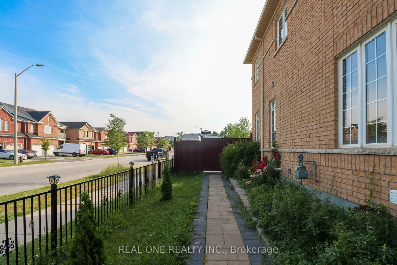 4302, Trail Blazer, Hurontario, Mississauga