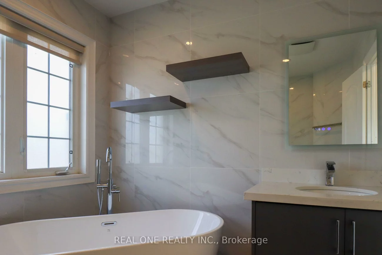 4302, Trail Blazer, Hurontario, Mississauga