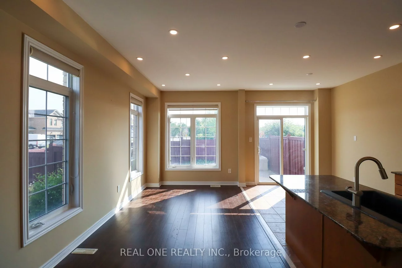 4302, Trail Blazer, Hurontario, Mississauga