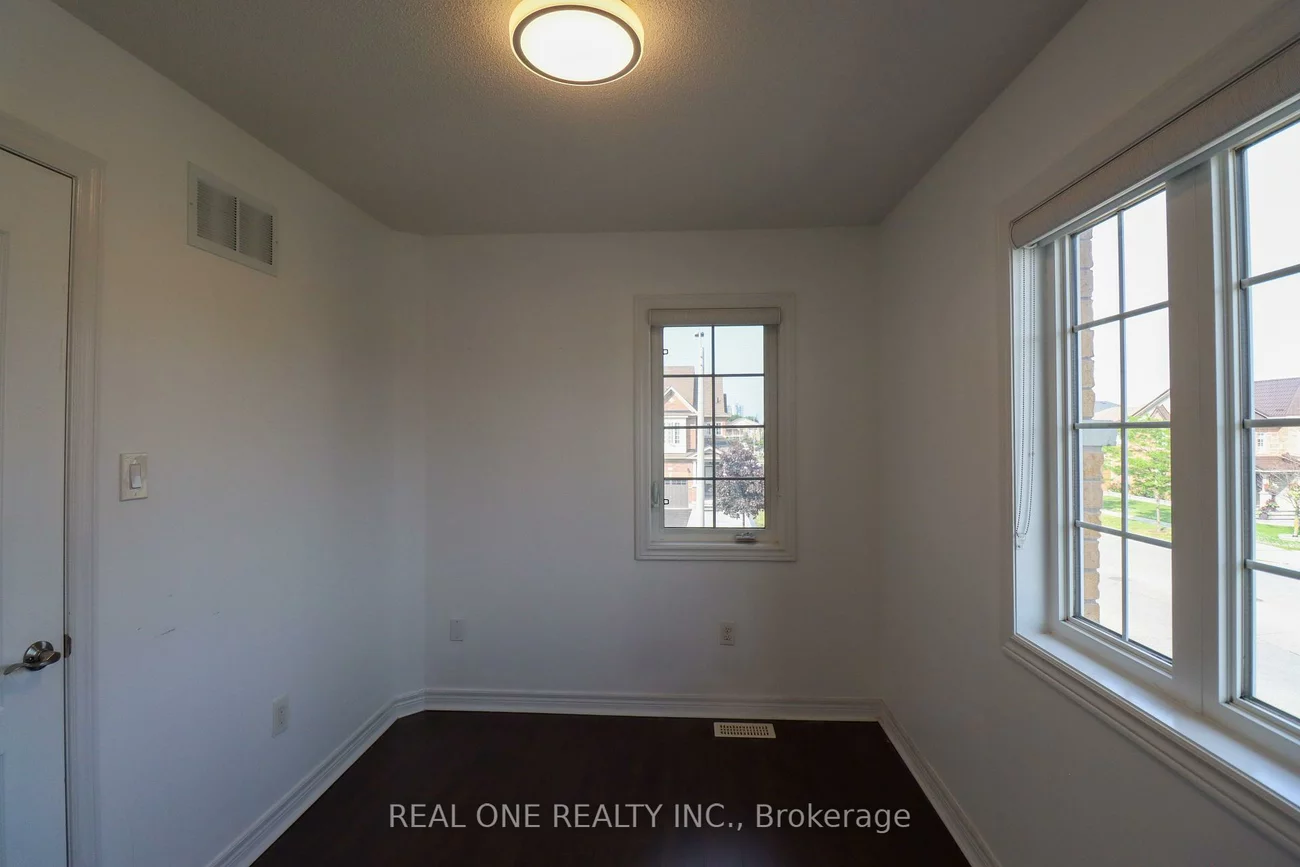4302, Trail Blazer, Hurontario, Mississauga