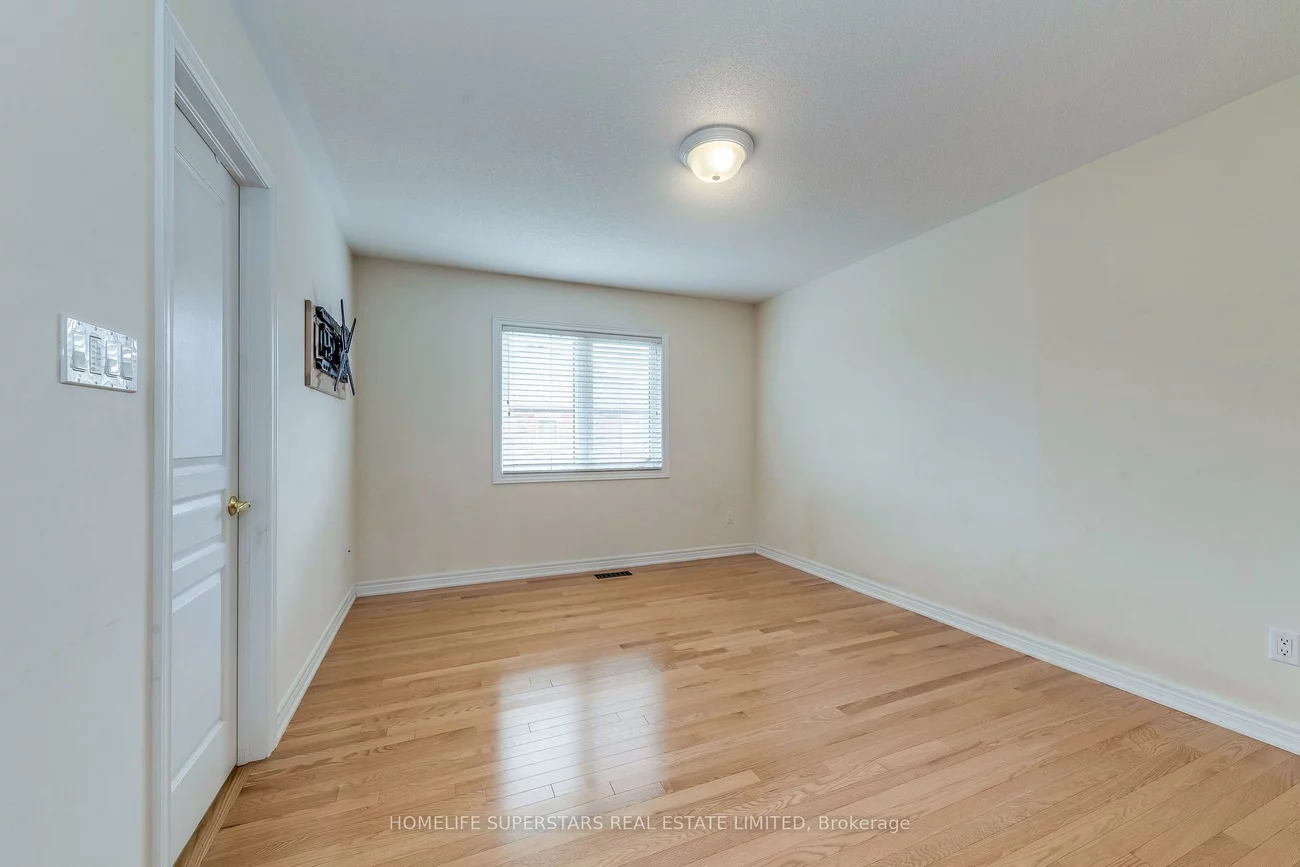 4563, Centretown, Cooksville, Mississauga