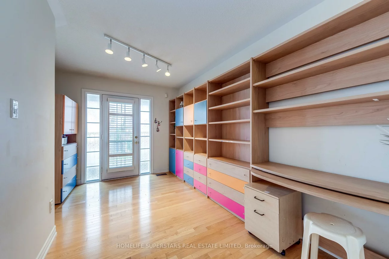4563, Centretown, Cooksville, Mississauga