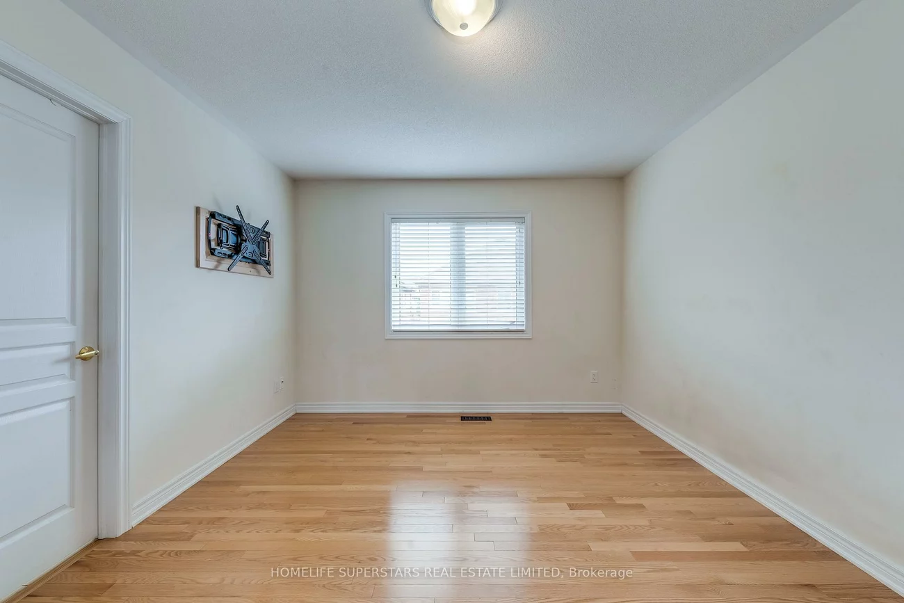 4563, Centretown, Cooksville, Mississauga